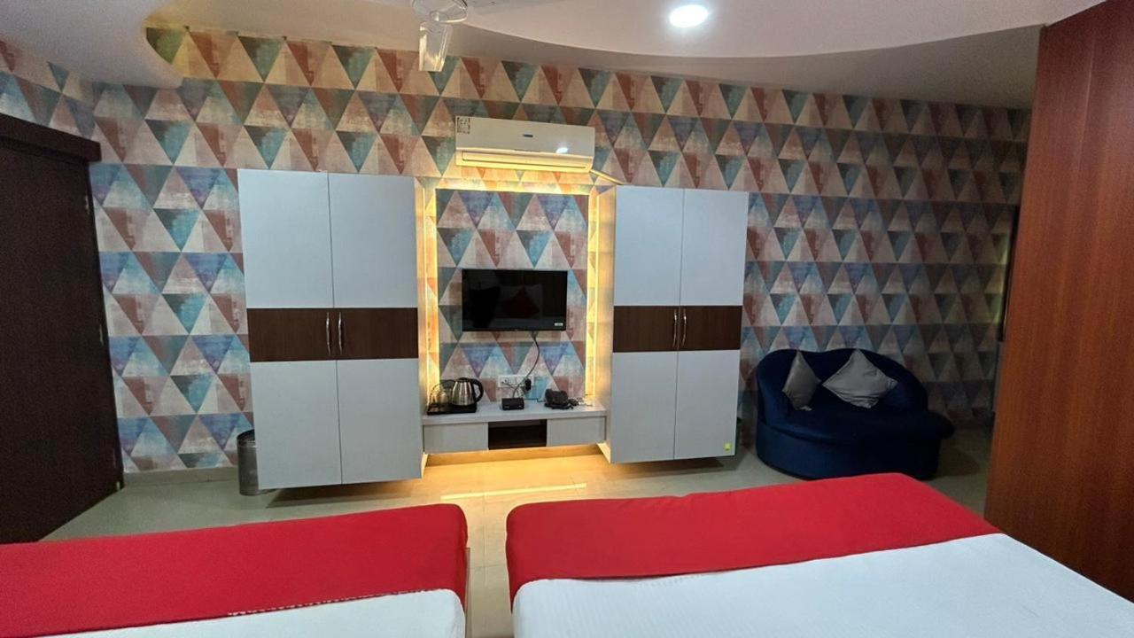 Sahu Near Kashi Vishwanath Temple Gate Hotel