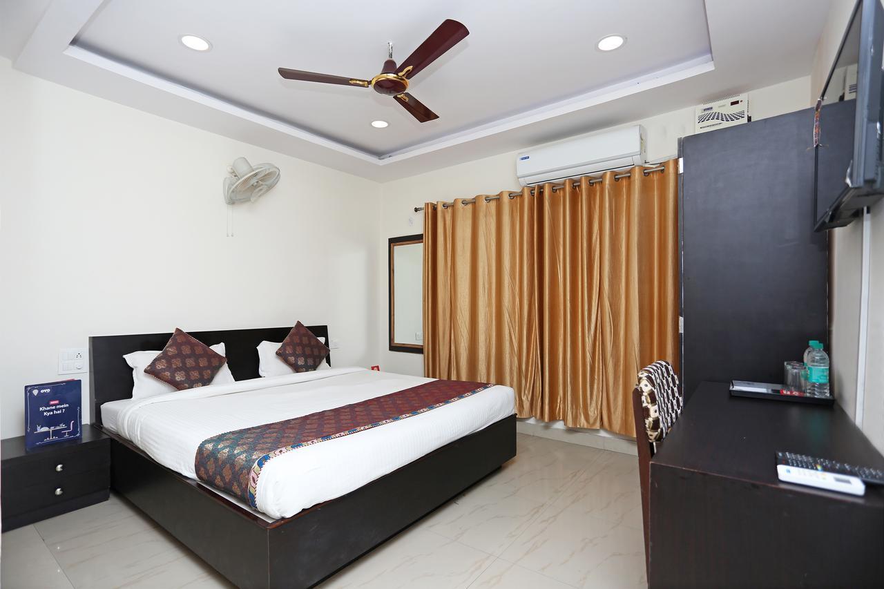 Sahu Near Kashi Vishwanath Temple Gate Hotel 3*