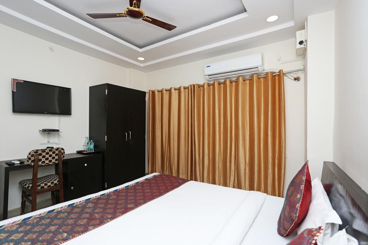 Hotel Sahu Near Kashi Vishwanath Temple Gate