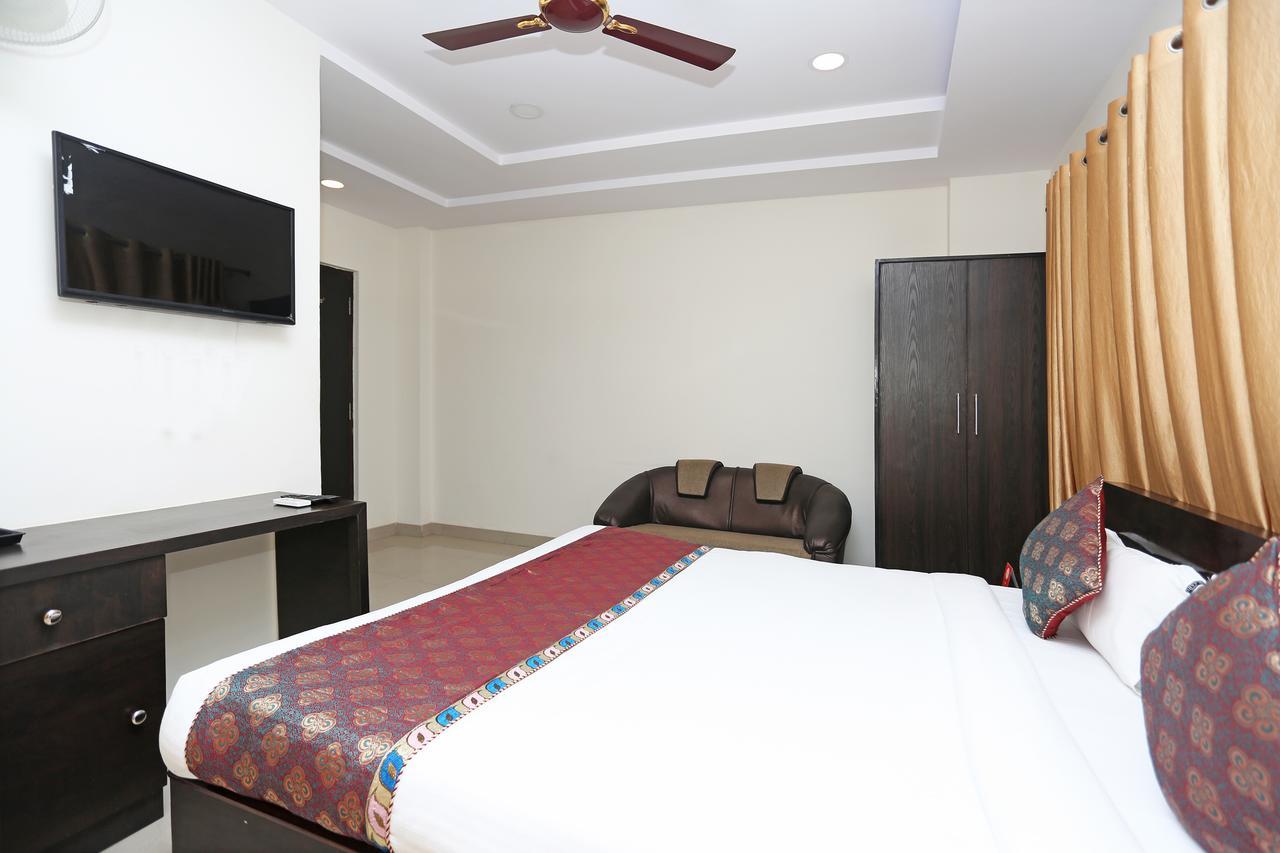 Sahu Near Kashi Vishwanath Temple Gate Hotel 3*