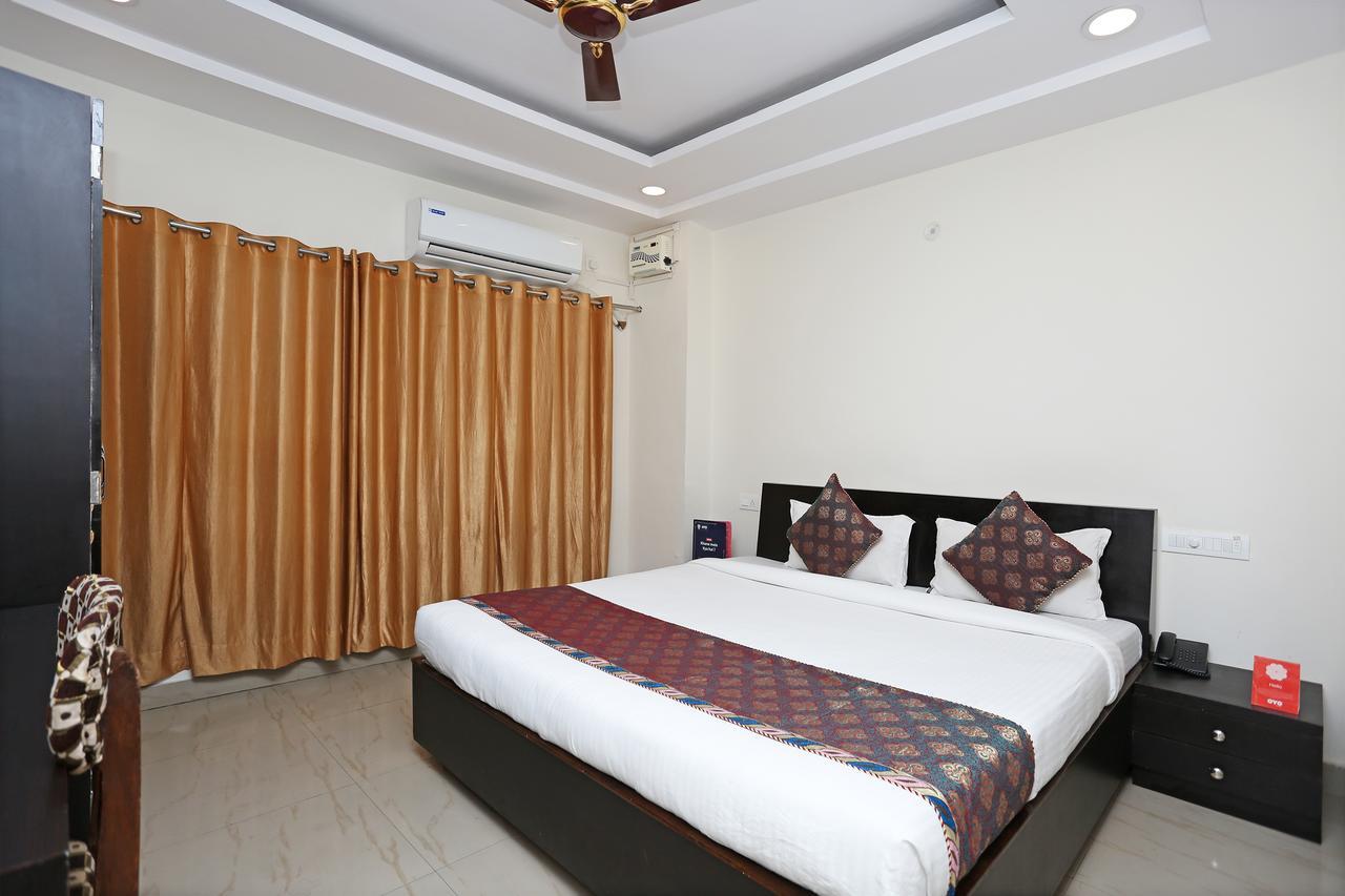 Sahu Near Kashi Vishwanath Temple Gate Hotel 3*