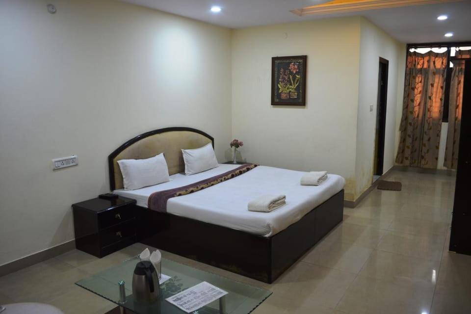Sahu Near Kashi Vishwanath Temple Gate Hotel Varanasi